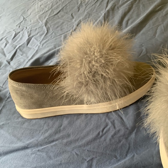 ‼️SOLD - Steve Madden fluff slip on - Picture 3 of 5